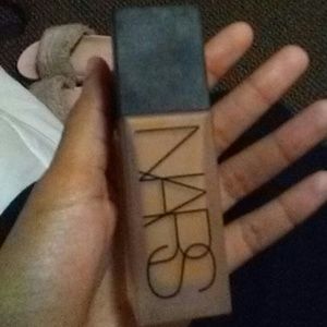 Nars All Day Luminous Weightless Foundation